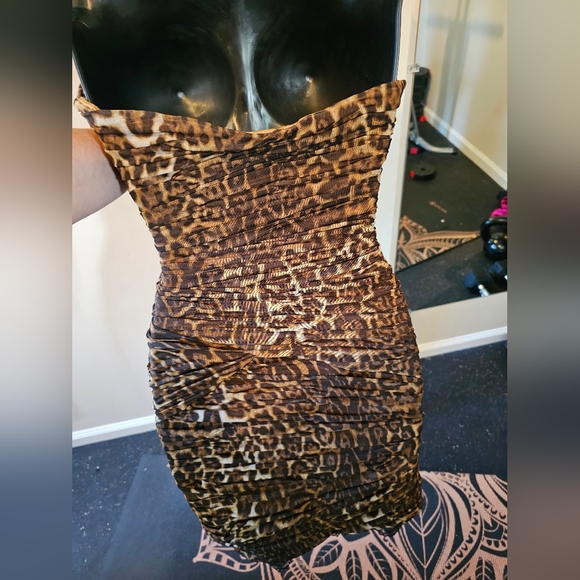 BCBG MAXAZRIA Leopard Print Dress - Size 8 - Picture 3 of 4